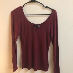 Maroon/dark red tee